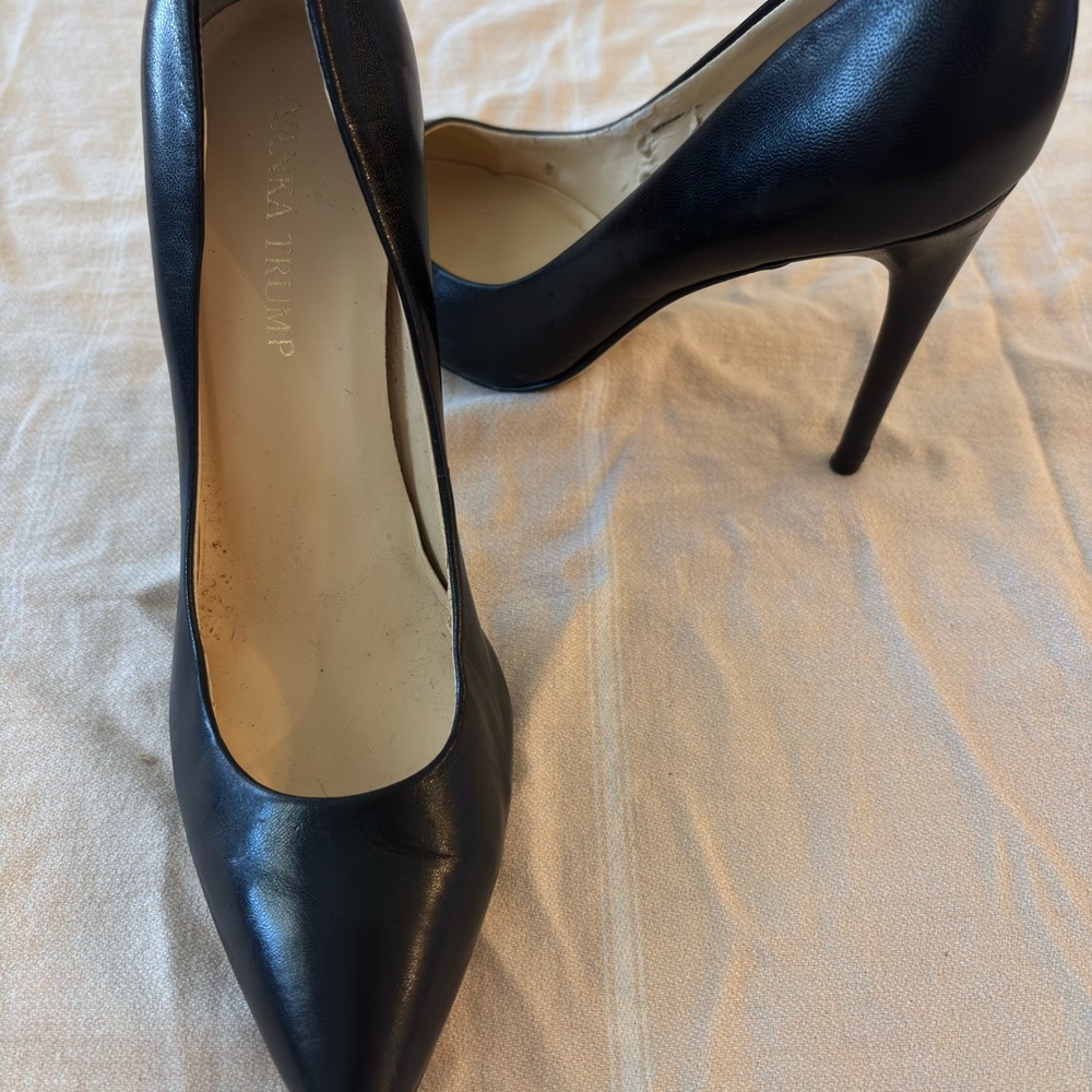 Black Leather Pointed-Toe Stiletto Pumps